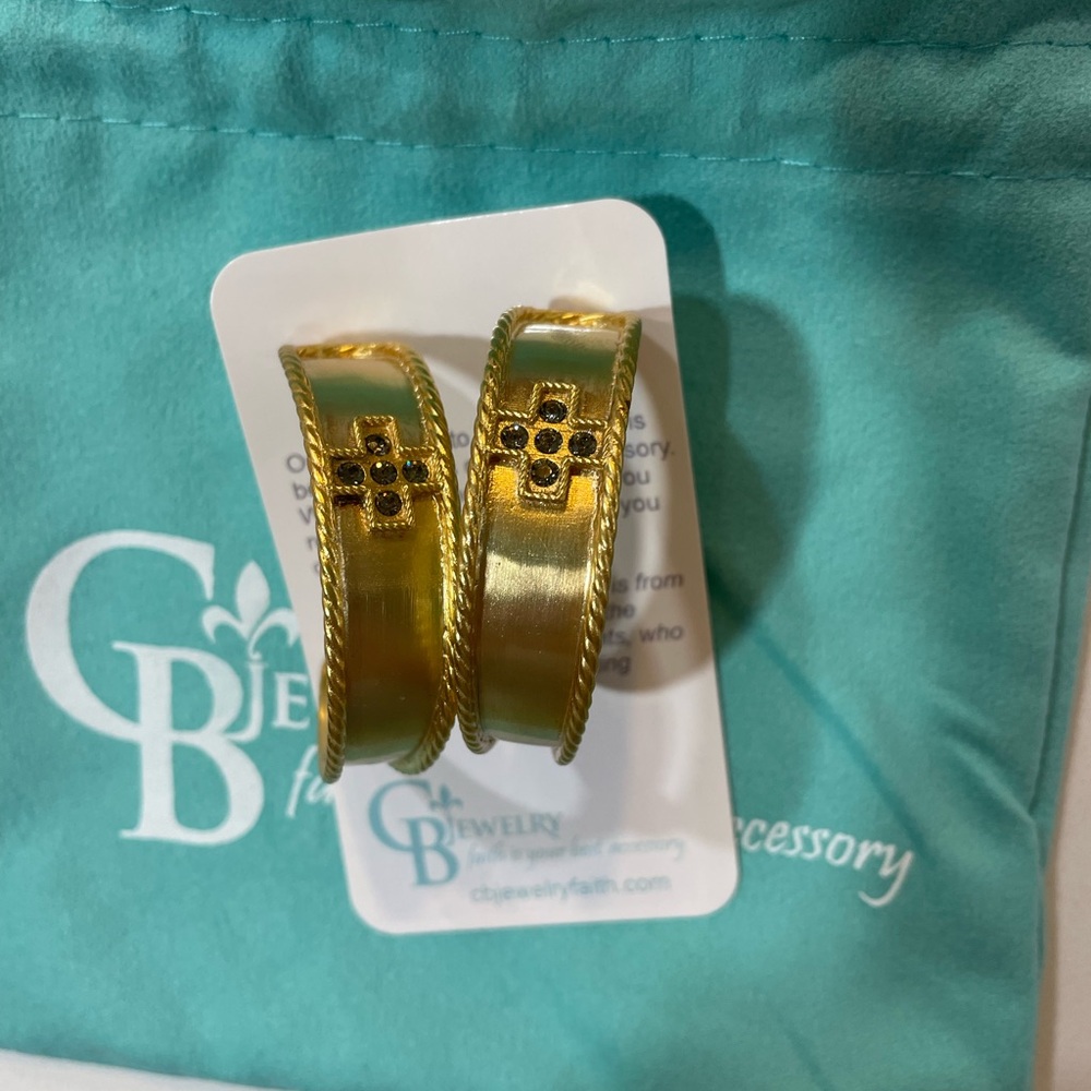 CB Jewelry ‘The Light’ Gold Hoop Earrings